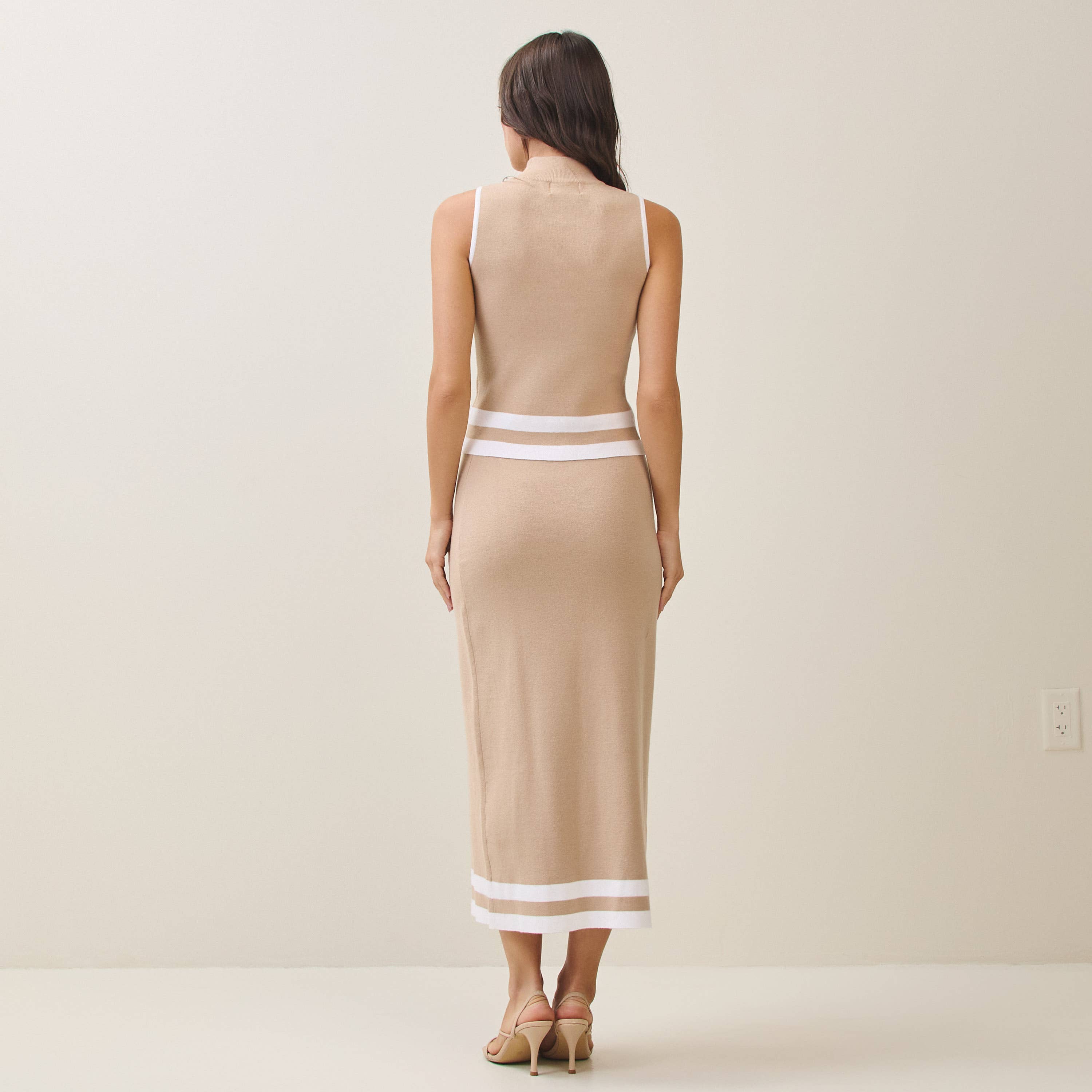 Mockneck knit top & skirt set: Taupe