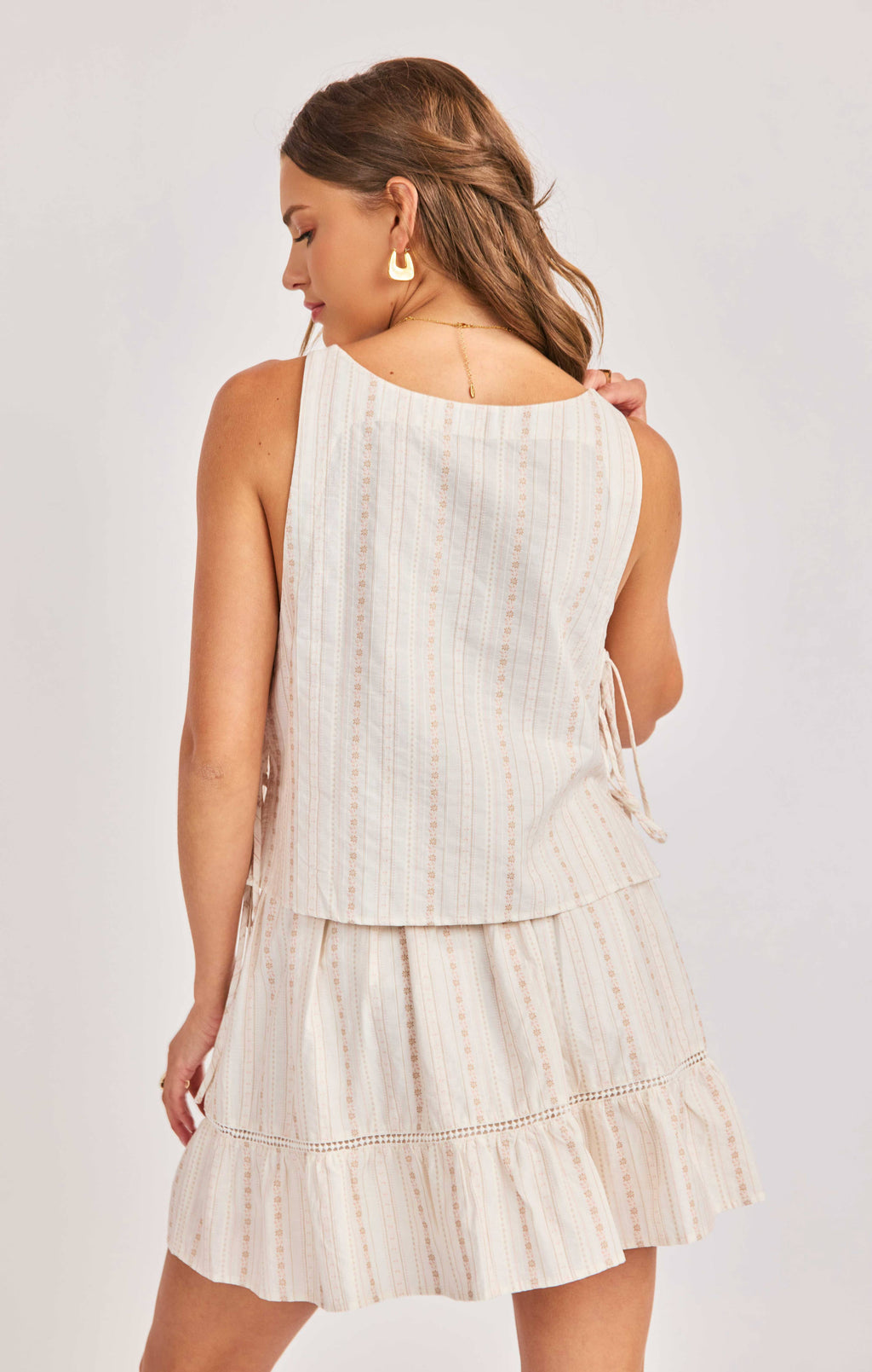 Heartland Side Tie Sleeveless Top: Cream Multi Floral Tank