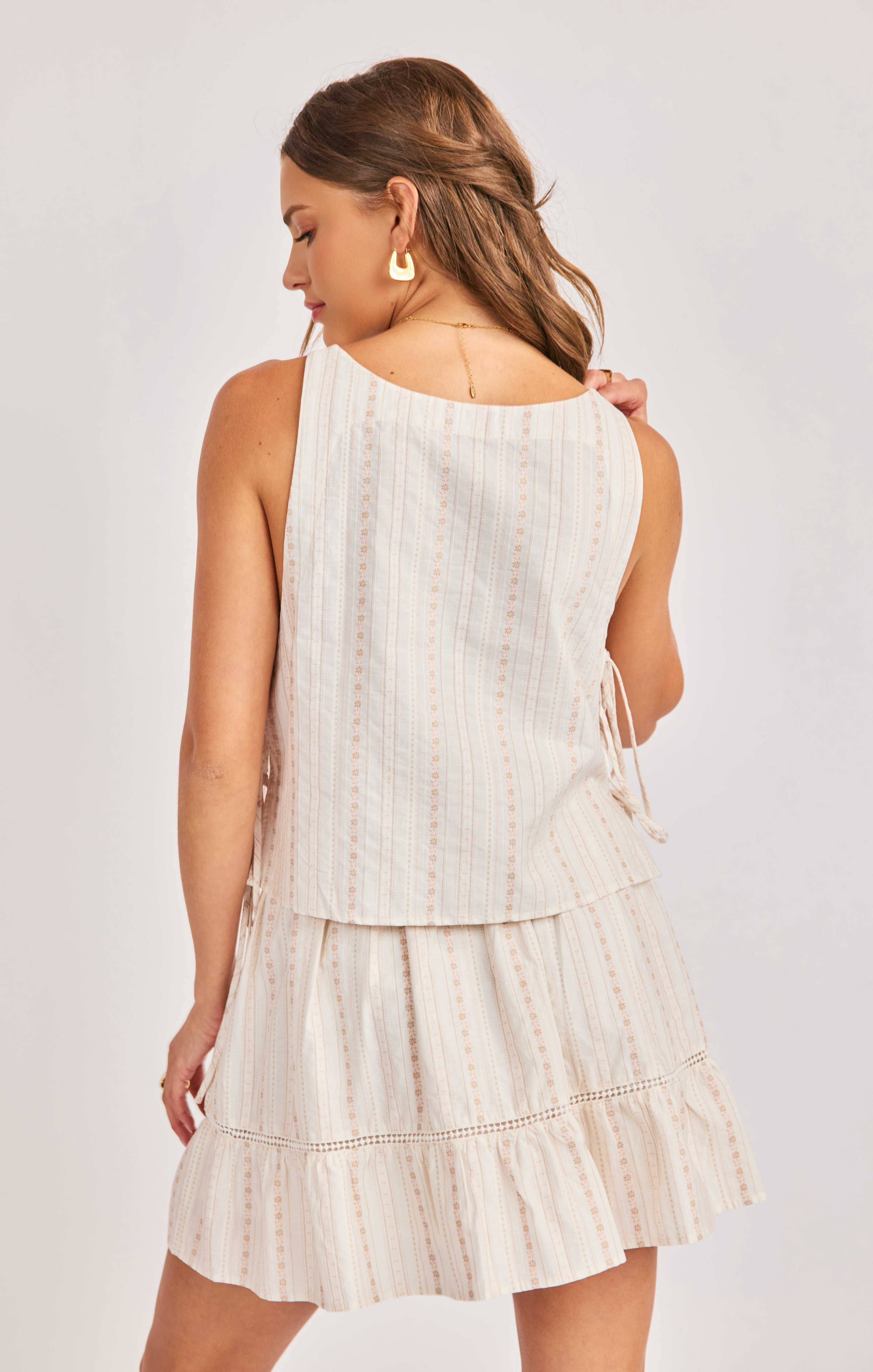 Heartland Side Tie Sleeveless Top: Cream Multi Floral Tank